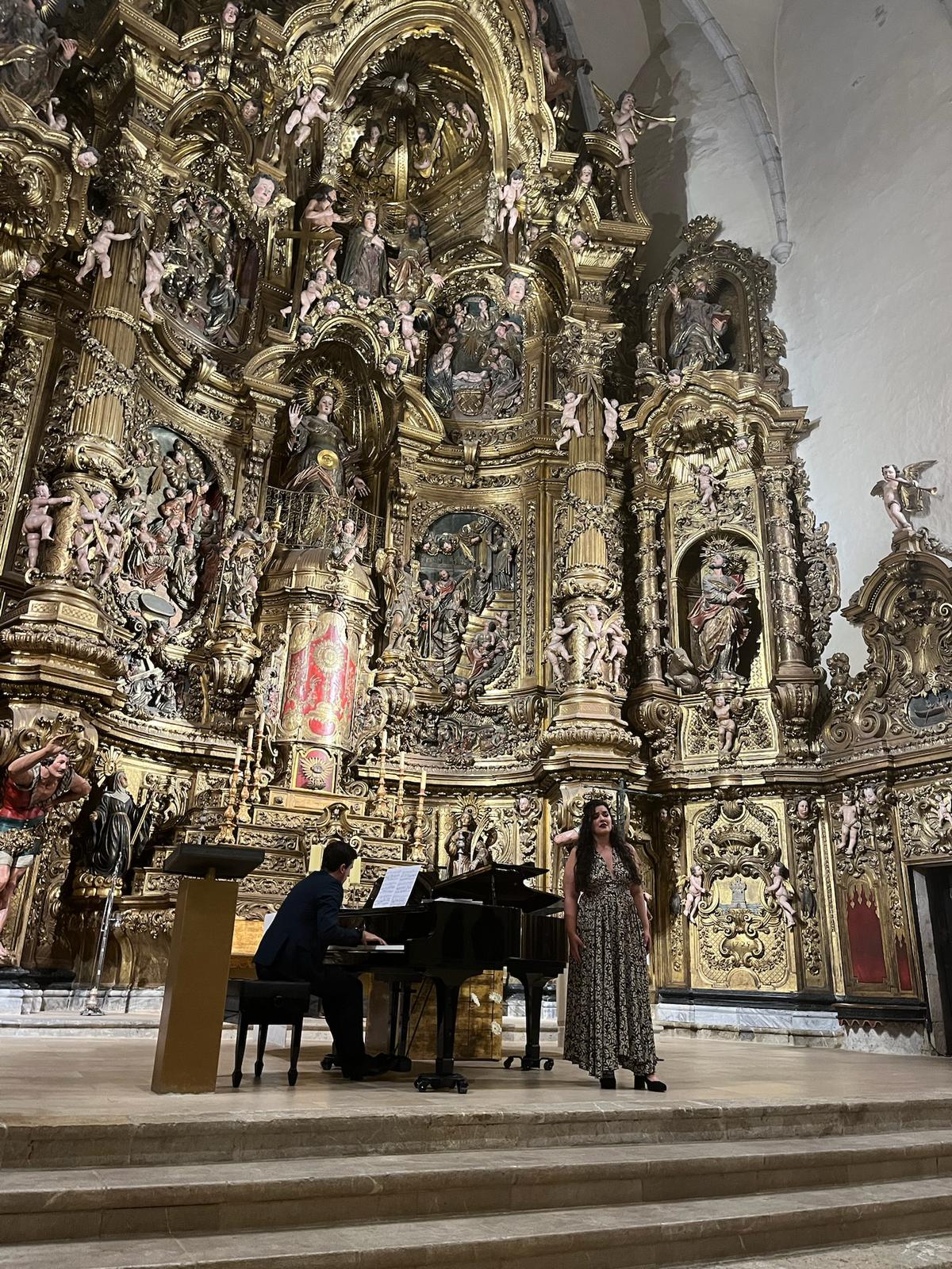 Mezzosoprano Marcela Rahal.jpeg